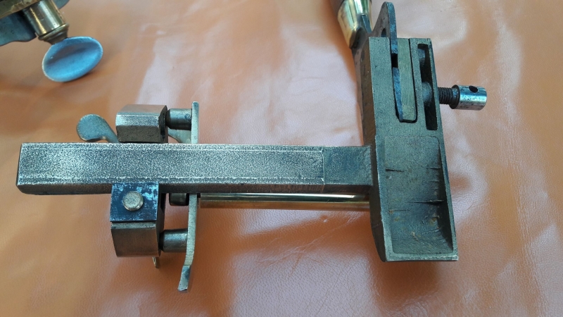 Comparaison couteau mécanique ancien et récent