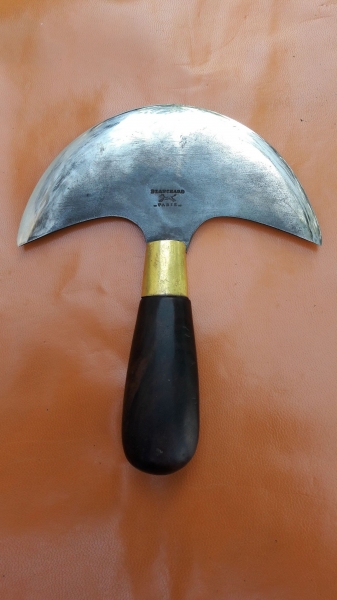 Comparaison couteau à pied ancien et récent