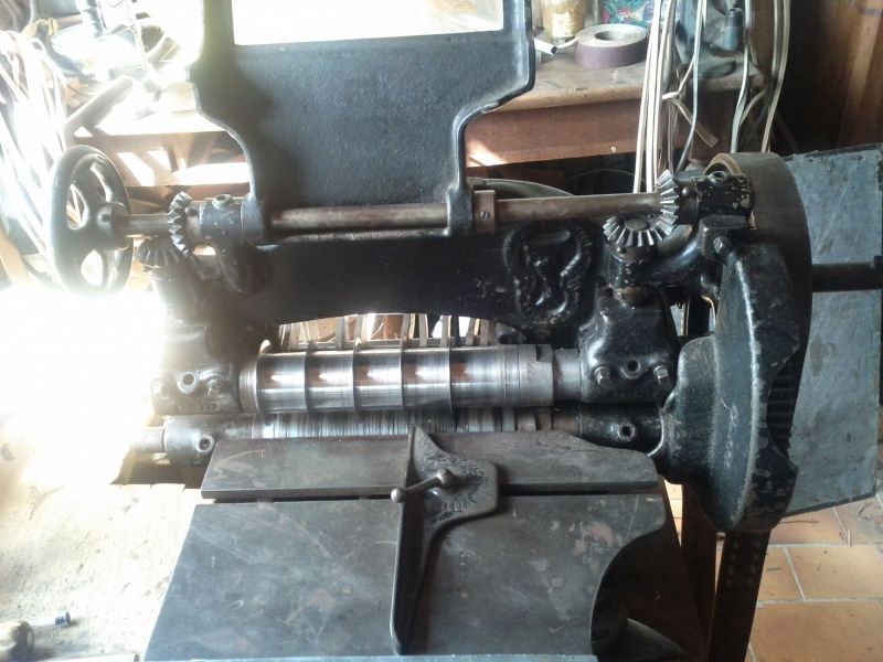 Machine à bandes United