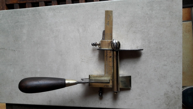 Couteau mécanique DUMAY