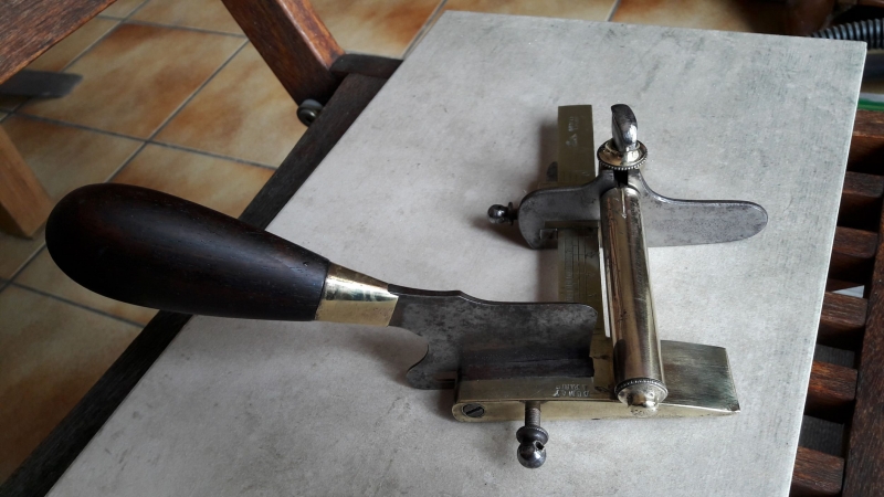Couteau mécanique DUMAY