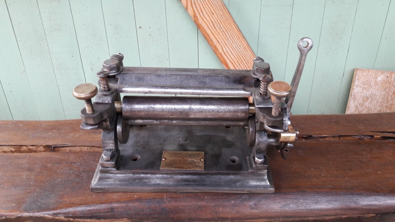 Machine à parer, bomber, jonctionner