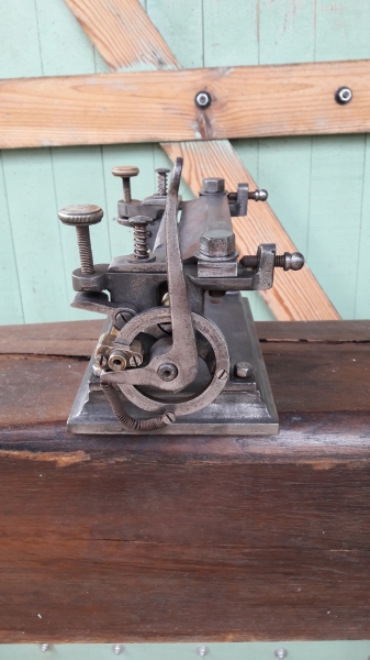 Machine à parer, bomber, jonctionner