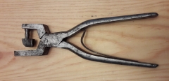 Pince boutonnière