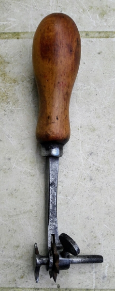 Griffe à molette de cordonnier avec guide