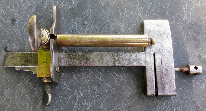 Couteau mécanique acier