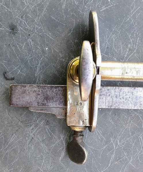 Couteau mécanique acier