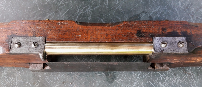 Couteau à parer à rouleau à lame articulée