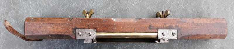 Couteau à parer à rouleau à lame articulée