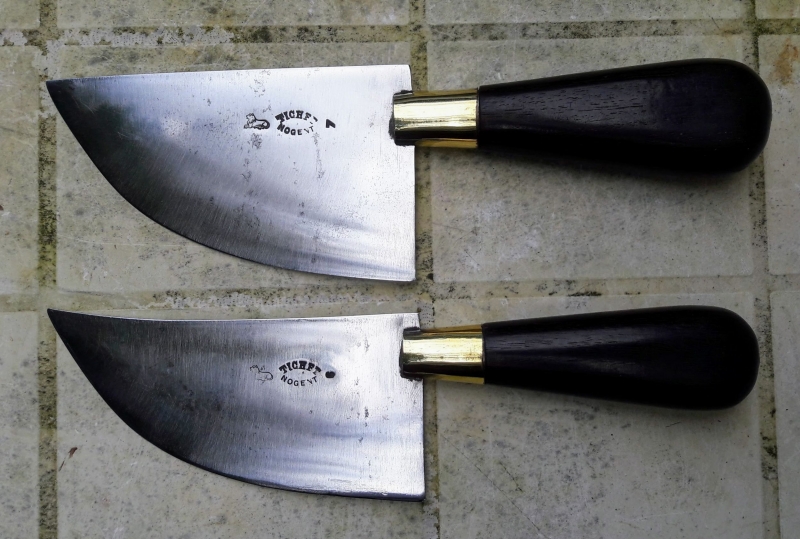 2 couteaux Tichet Nogent (cordonnier ?)