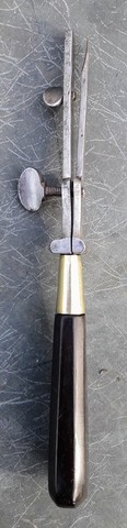 Trusquin de sellier