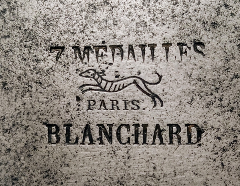 Marquage couteau à pied
