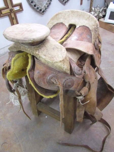 antique-vaquero-saddle-mexican_1_f5e15340a4c872a7cbc2470576ec6390