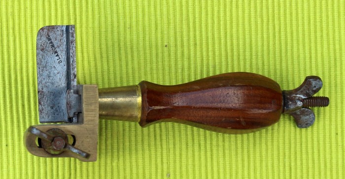 Blanchard ref 543 couteau à lanières  (4).JPG