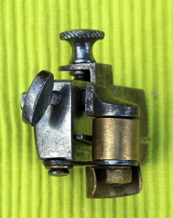 Blanchard ref 1105 couteau à lanières à brédir (5).JPG