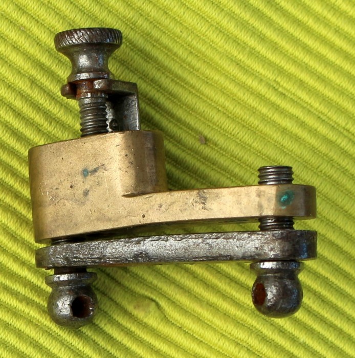 Blanchard ref inconnue adaptateur guide à couper les lanières  (4).JPG