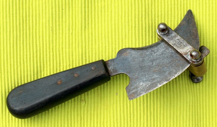 Blanchard ref inconnue adaptateur guide à couper les lanières  (8).JPG