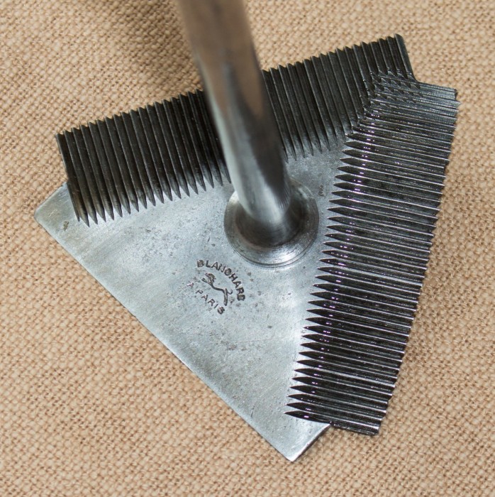 Blanchard ref 671 grattoir pour cuir (2) (Copier).jpg
