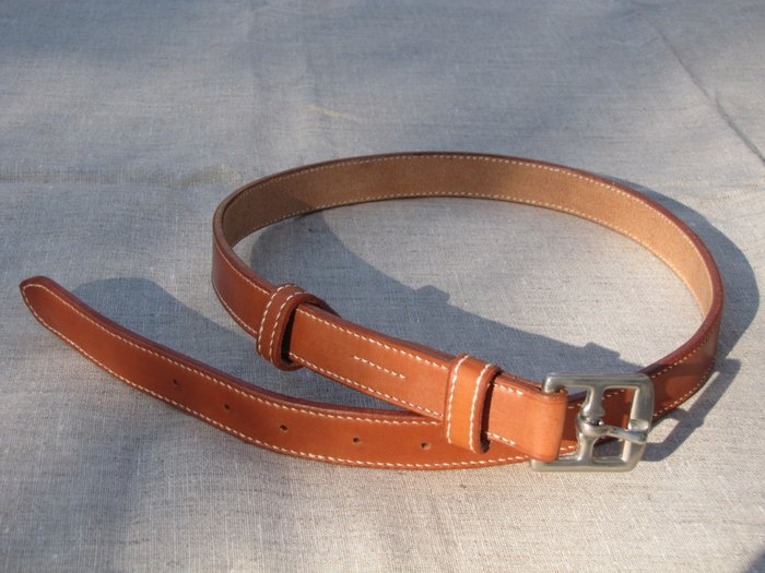 Ceinture modèle Hermès larg 25mm avec boucle d'étrivière copie.JPG