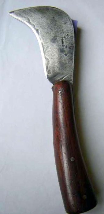 Blanchard ref 666 serpette de bourrelier fermante bois (3).jpg