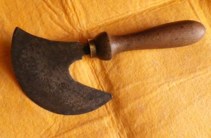 couteau hirondelle modifié.jpg