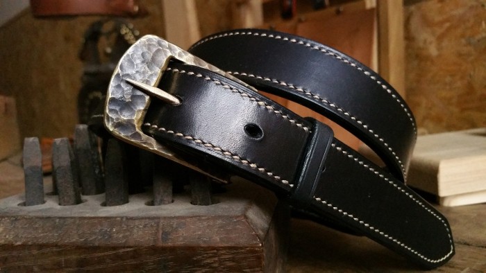 Ceinture avec boucle forgée