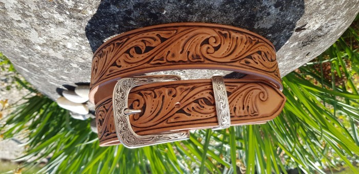 ceinture carving 1.jpg