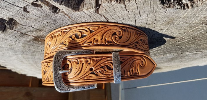 ceinture carving 2.jpg