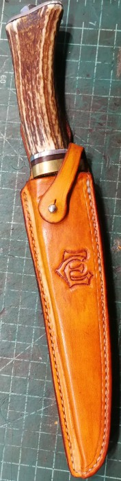 couteau chasse etui fauve face avant.jpg