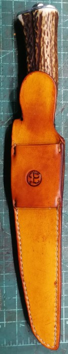 couteau chasse etui fauve face arriere.jpg